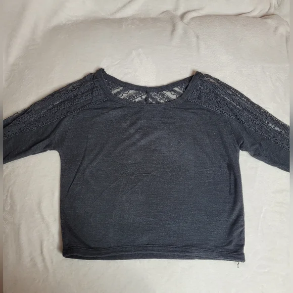 Grey top - Picture 1 of 3